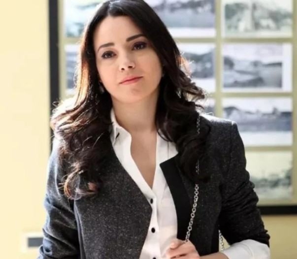 10 yıl sonra ekrana dönüyor! Özgü Namal'ın alacağı ücret dudak uçuklattı - Resim: 4
