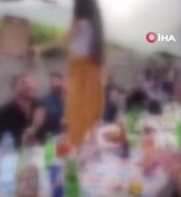 Kayseri'de alkol masasına çıkartılıp dans ettirilen 7 yaşındaki kız çocuğu bulunamadı! Ailenin avukatından dikkat çeken sözler - Resim: 7