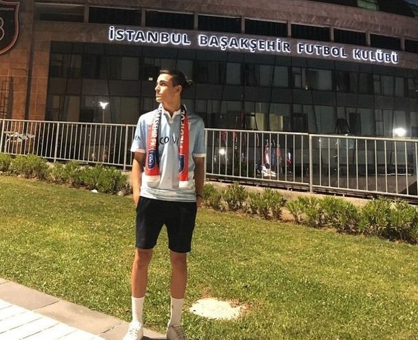 Başakşehirli genç futbolcuya bıçaklı saldırı! Ömer Faruk Kayaca yaşam mücadelesi veriyor - Resim: 3