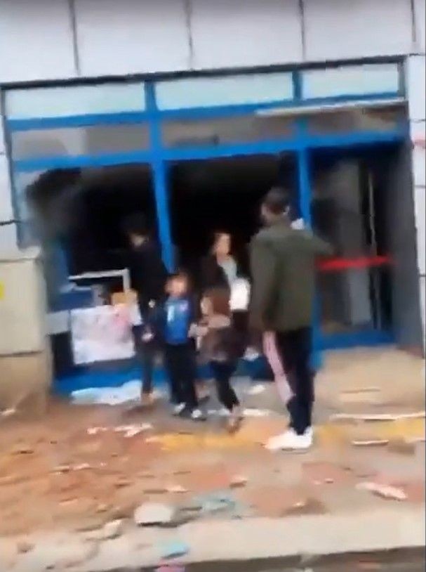 Son dakika deprem haberleri... Hatay'da yağma başladı! TV bile çaldılar - Resim: 6