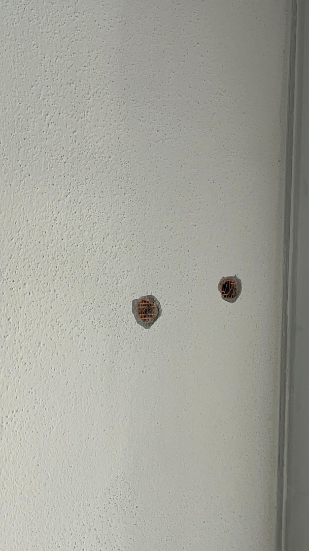 Husumetli olduğu kardeşinin evini hilti ile deldi - Resim : 3