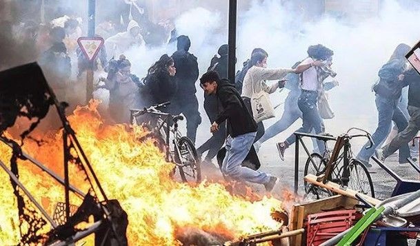 Macron köşeye sıkıştı! Kararları Fransa'yı birbirine kattı! 1 milyonun sokağa dökülmesi ülkeyi felç etti - Resim: 22