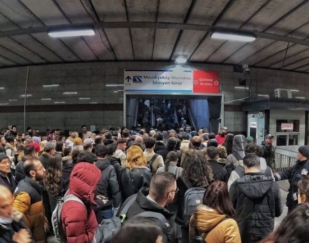 Metrobüste iğrenç taciz! 16 yaşındaki kızı istismar eden sapıktan skandal sözler: Ani fren yapınca... - Resim: 8