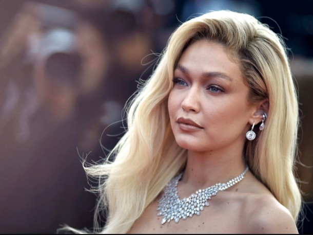 Gigi Hadid'in başı dertte! Gözaltına alındı - Resim: 8