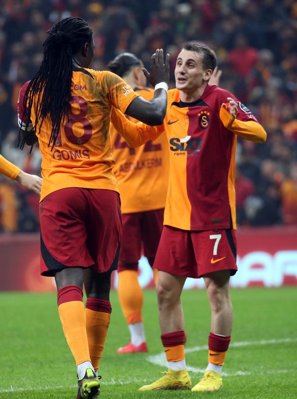 Galatasaray, İstanbulspor'u 2-1 yendi Süper Lig'de liderliğe yükseldi - Resim: 6