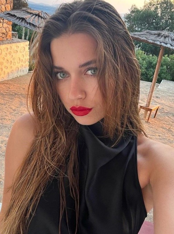 Afra Saraçoğlu'ndan peş peşe bikinili paylaşım yürek hoplattı! Mert Ramazan Demir'den ayrılık sorusuna şoke eden cevap - Resim: 13