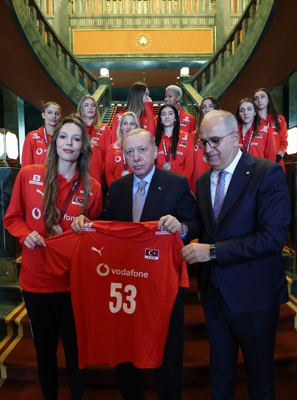 Cumhurbaşkanı Erdoğan, A Milli Kadın Voleybol Takımı'nı kabul etti - Resim: 6