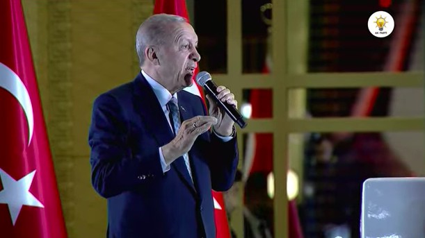 Ezber bozulmadı! Cumhurbaşkanı Recep Tayyip Erdoğan yüzbinlere balkon konuşmasını Külliye'den yaptı - Resim: 26