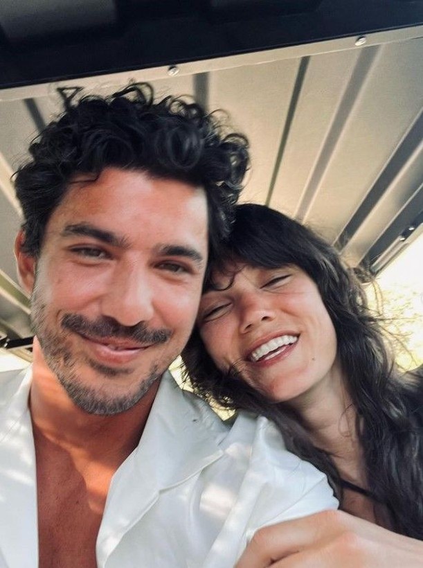 Kaan Yıldırım'ın Pınar Deniz'e aldığı yüzük göründü! Çapkın oyuncu hem Hande Erçel'i hem de Pınar Deniz'i aynı mekana götürünce olanlar oldu - Resim: 9
