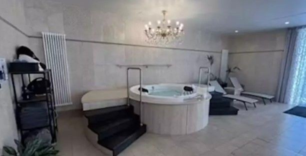 Wagner'in lideri Yevgeni Prigojin'in evinden çıkanlar şoke etti! Kesik baş fotoğrafları, timsah... - Resim: 11