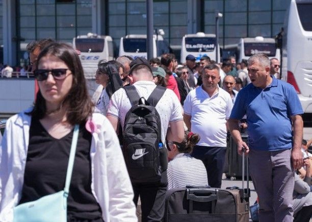 Otogarlar doldu taştı! Bayrama özel otobüs firmaları ek seferler koydu - Resim: 2