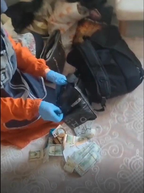 FETÖ'nün 'gaybubet evleri'ne operasyon; çatıda yakalandılar - Resim: 2