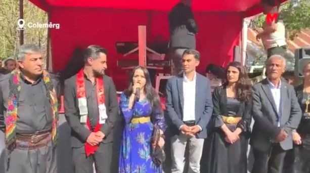Hakkari'de HDP'li milletvekili adayları PKK'lı teröristler tarafından alkışlarla karşılandı! - Resim: 4