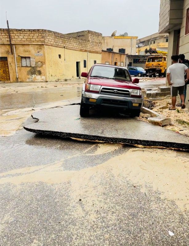 Libya'daki sel şehri bataklığa çevirdi! İlk günün görüntüleri dünyayı şoke etti - Resim: 84