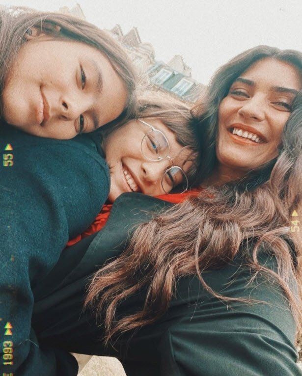Fahriye Evcen ile Burak Özçivit'in küçük oğlu Kerem ilk kez görüntülendi! Karan Özçivit'in kardeşi bakın kime benziyor? - Resim: 31