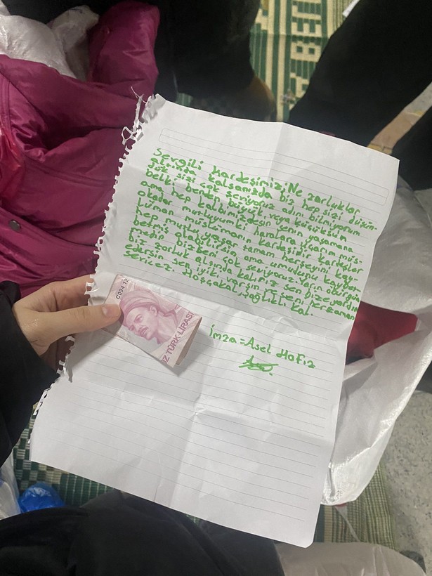 Çocukların gönderdikleri yardımların üzerine yazdıkları notlar hepimizin gözlerini doldurdu - Resim: 30