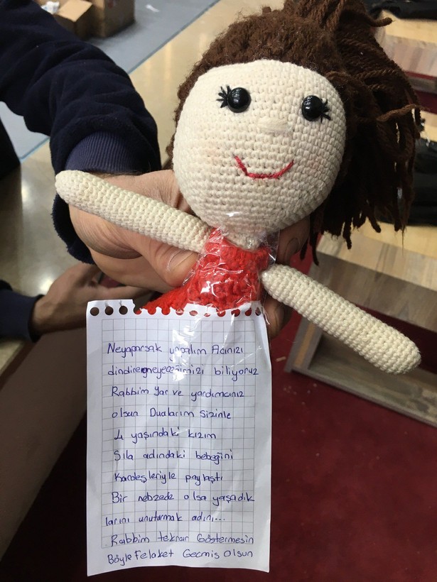 Çocukların gönderdikleri yardımların üzerine yazdıkları notlar hepimizin gözlerini doldurdu - Resim: 10