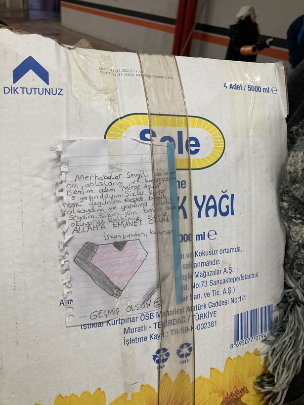 Çocukların gönderdikleri yardımların üzerine yazdıkları notlar hepimizin gözlerini doldurdu - Resim: 25