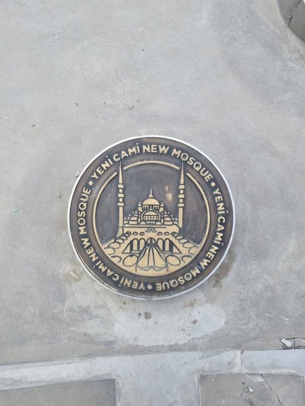 İBB cami motiflerini zemine yerleştirdi, insanlar üzerine bastı - Resim: 4