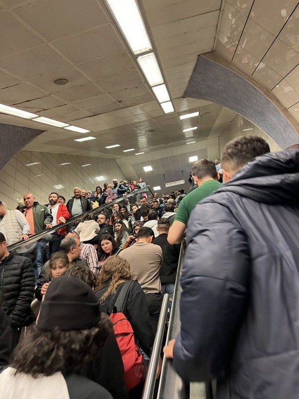 İstanbul'da bayram izdihamı yaşandı! Adım atacak yer kalmadı - Resim: 13