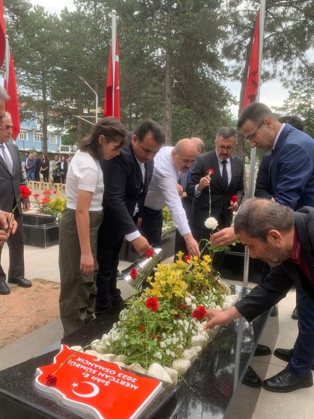 Şehit Aybüke öğretmen, 6. ölüm yıl dönümünde kabri başında anıldı - Resim: 5