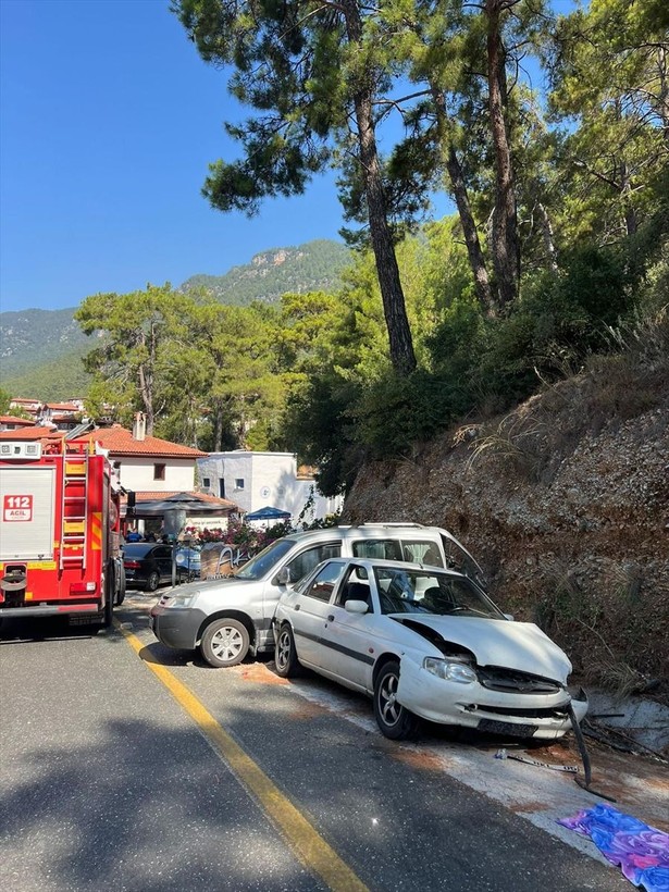 Muğla'da can pazarı! Günübirlik tatilcileri taşıyan tur otobüsünün freni patladı: 2 ölü, 32 yaralı - Resim: 16