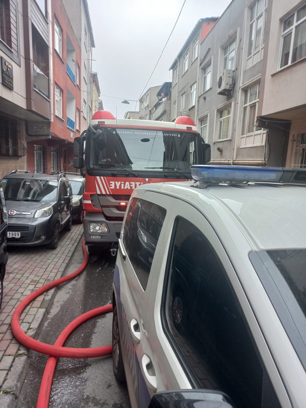 Esenlerde uyuşturucu operasyonu! Anne, işin ticaretini yapan oğluna siper oldu - Resim: 4