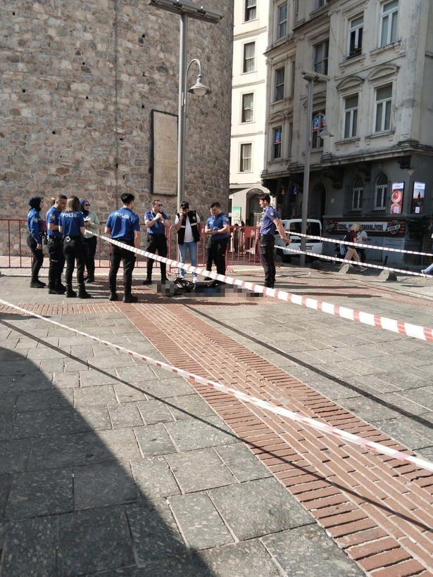 Galata Kulesi'nden düşen 22 yaşındaki genç yaşamını yitirdi - Resim: 7