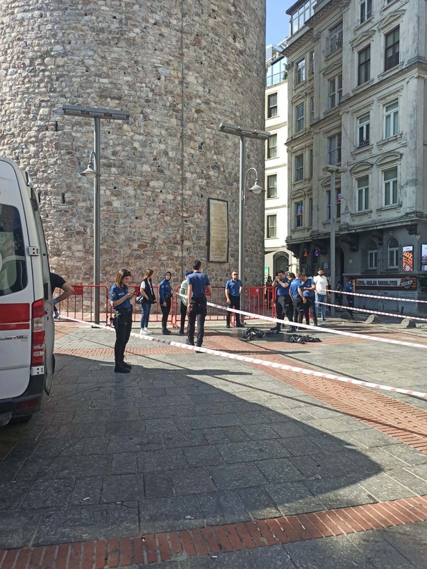 Galata Kulesi'nden düşen 22 yaşındaki genç yaşamını yitirdi - Resim: 6