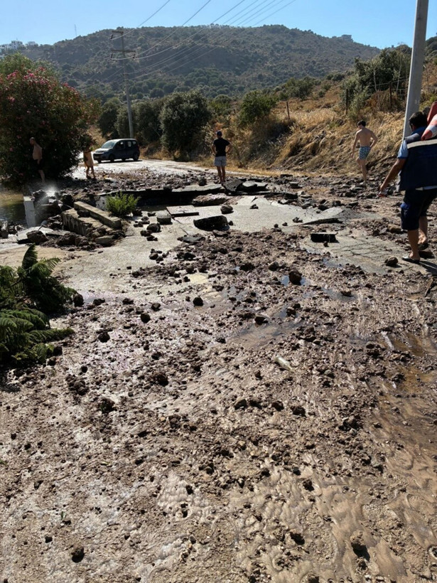 Muğla'da bilindik manzara: Bodrum'da ana su isale hattı patladı, tonlarca su aktı - Resim: 5