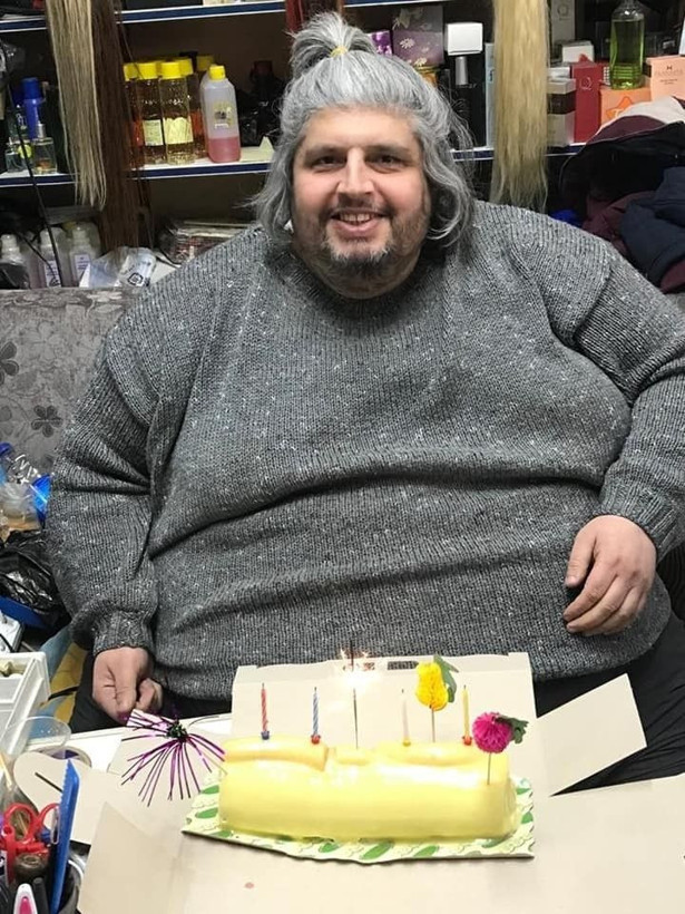 Mide küçültme ameliyatı olmuştu! Nazilli'de 310 kiloluk Barış Yıldırım'ın cenazesi evinden asansörle çıkarıldı - Resim: 4
