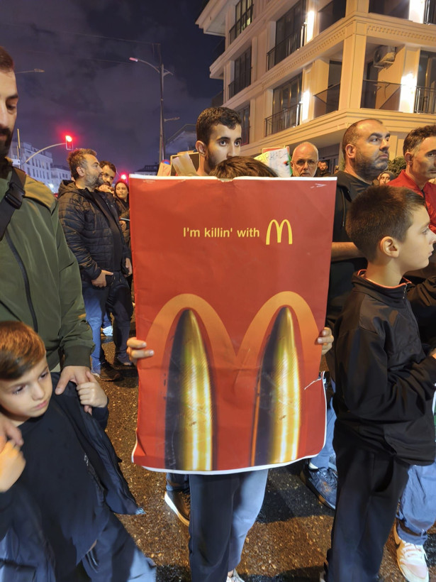 Üsküdar'da İsrail boykotu: McDonald's karşıtı protesto büyüyor - Resim: 3