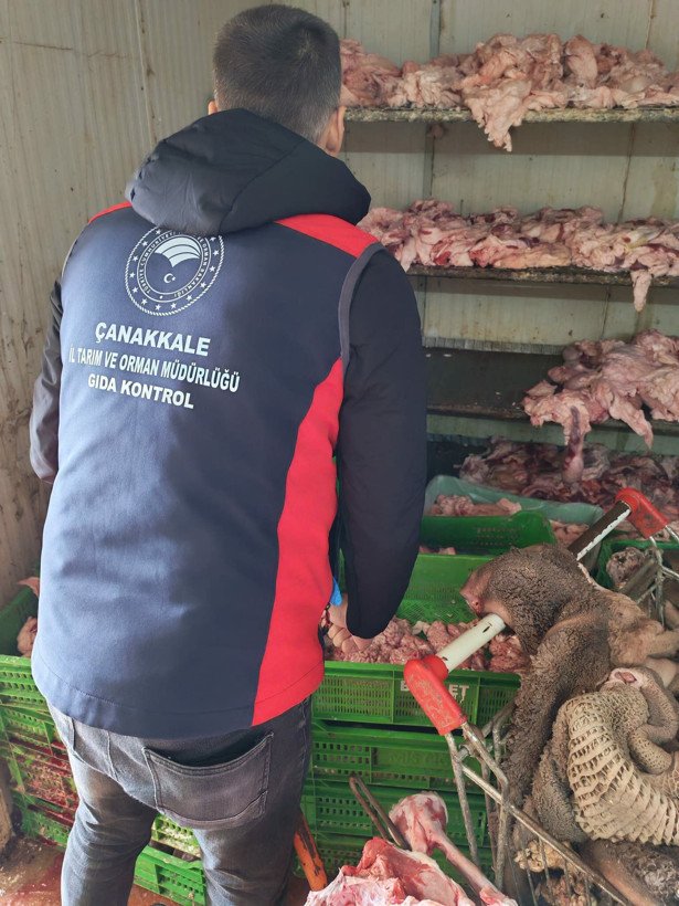 Çanakkale’de izinsiz ve uygunsuz koşullarda et işleme faaliyeti gösteren işletme mühürlendi - Resim: 1