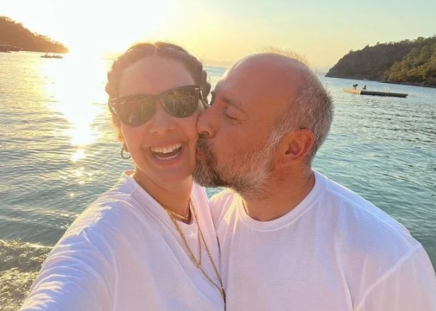 Halit Ergenç ile mutlu evlilikleri olan Bergüzar Korel isyan etti! "Laikliği rakıya indirgemeyin..." - Resim: 4