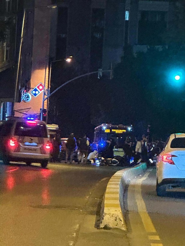 Kağıthane'de olaylı gece! Yunus polisi kovaladığı şüphelinin motosikletine sonra da direğe çarptı - Resim: 6