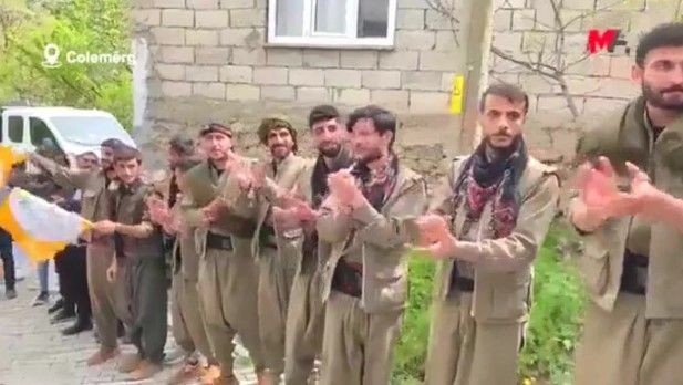Hakkari'de HDP'li milletvekili adayları PKK'lı teröristler tarafından alkışlarla karşılandı! - Resim: 8