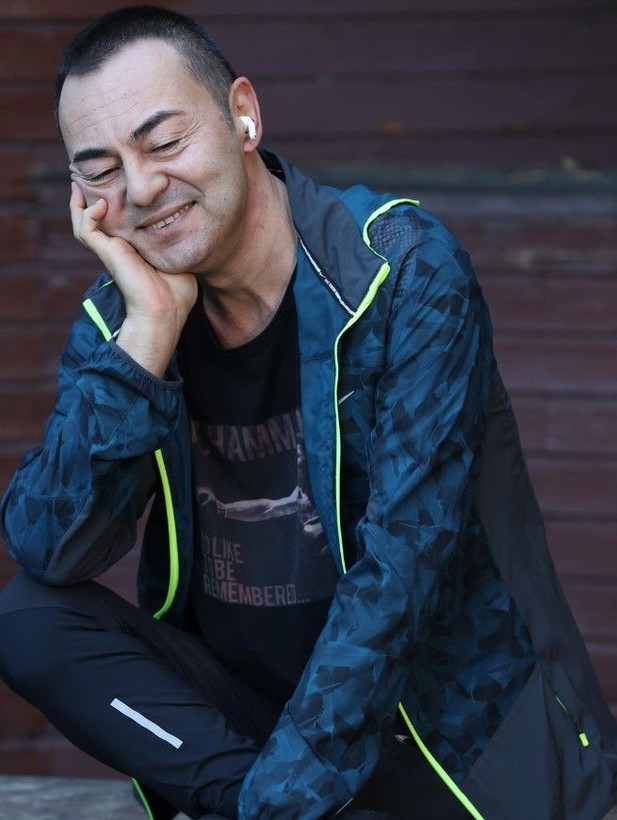 Serdar Ortaç'ın "Ağzıma s.çtı. Ne oldu iki tane göğsü var diye" sözleri tepki çekmişti! Chloe Loughnan'dan yanıt gecikmedi: Türkçem cevap vermeye yetmiyor... - Resim: 5