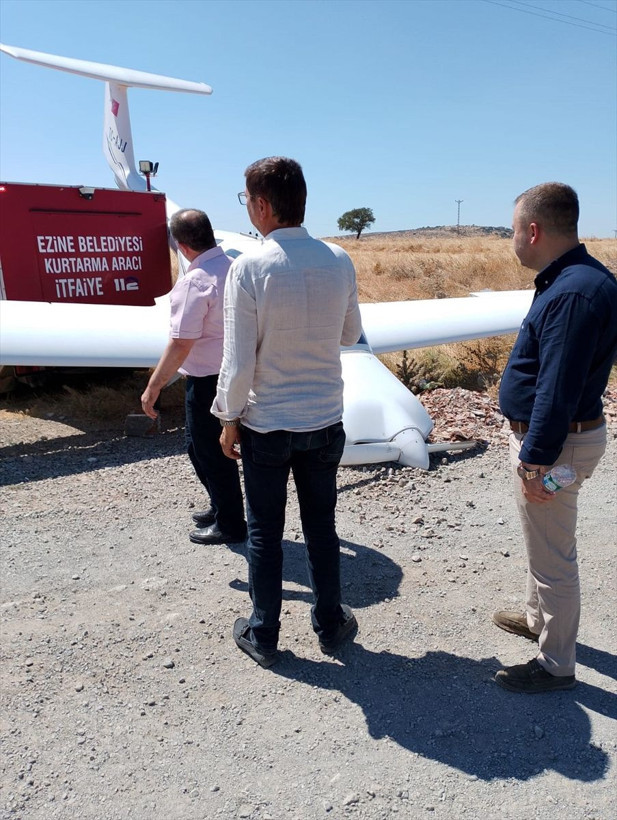 Çanakkale'de motor arızası yapan eğitim uçağı buğday tarlasına sert iniş yaptı - Resim: 7