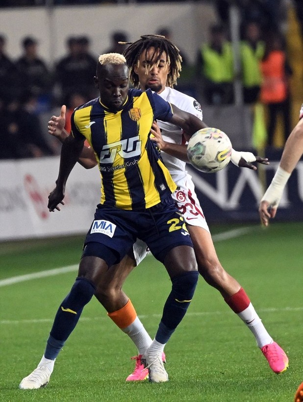 Son dakika Galatasaray haberleri... Galatasaray Ankaragücü'nü 4-1 yendi! Şampiyonluk maçından unutulmaz fotoğraflar - Resim: 56