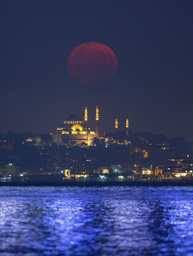 Mavi Ay olarak da bilinen Süper Ay İstanbul'da görsel şölen oluşturdu - Resim: 20