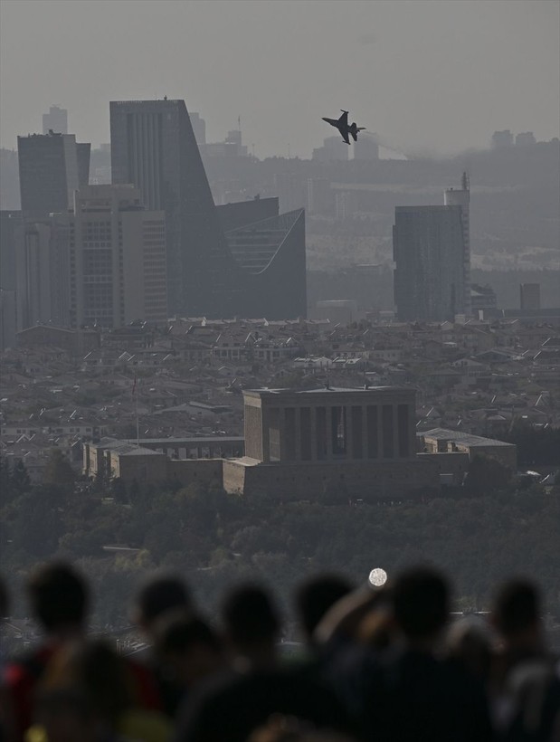 100. Yıl Kutlamaları nedeniyle Anıtkabir'de dün ziyaretçi rekoru kırıldı - Resim: 44