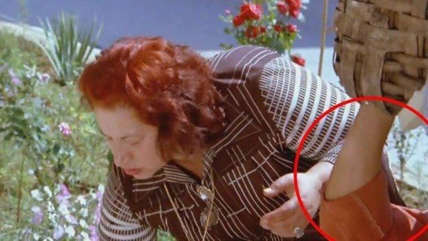 İşte Kurtlar Vadisi'ndeki çekim hatası! Yıllar sonra bilmem kaçıncı tekrarda fark edildi - Resim: 15