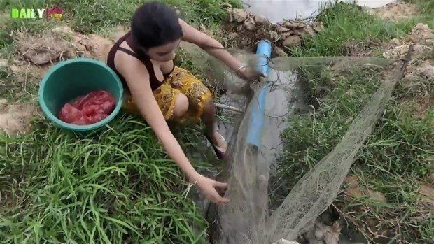 Elleriyle balık yakaladı! İçinden bakın ne çıktı | İlkel malzemelerle hayatta kalma mücadelesi verdi - Resim: 39