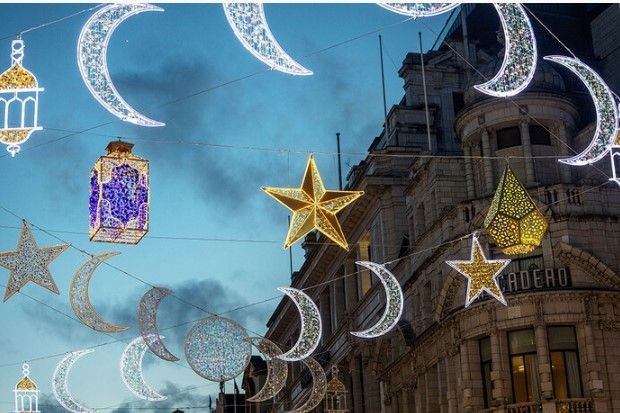 İngiliz medyası Londa'nın Piccadily Caddesi'ndeki Ramazan süslemelerini konuşuyor - Resim: 9