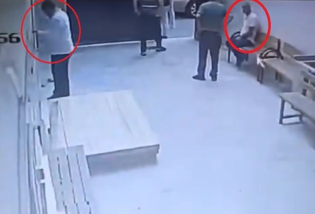 Cami avlusunda uyuşturucu içti! Müezzin uyardıktan sonrası korkunç - Resim: 3