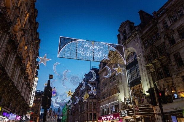 İngiliz medyası Londa'nın Piccadily Caddesi'ndeki Ramazan süslemelerini konuşuyor - Resim: 5