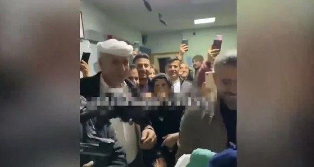 Şanlıurfa’da aşiret üyelerinden 18 yıl sonra doğan erkek bebeğe zılgıtlı karşılama sosyal medyayı yıktı geçti! - Resim: 6