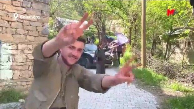 Hakkari'de HDP'li milletvekili adayları PKK'lı teröristler tarafından alkışlarla karşılandı! - Resim: 5