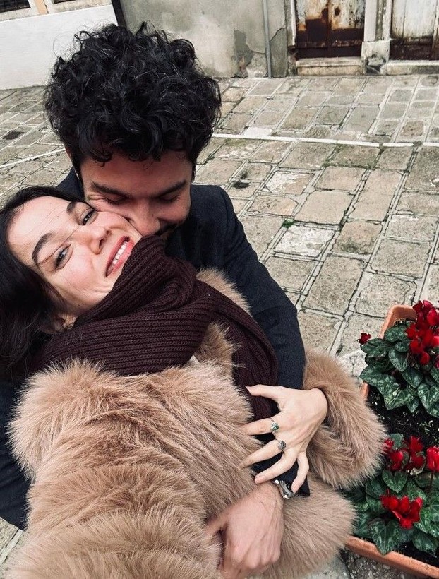 Kaan Yıldırım'ın Pınar Deniz'e aldığı yüzük göründü! Çapkın oyuncu hem Hande Erçel'i hem de Pınar Deniz'i aynı mekana götürünce olanlar oldu - Resim: 5