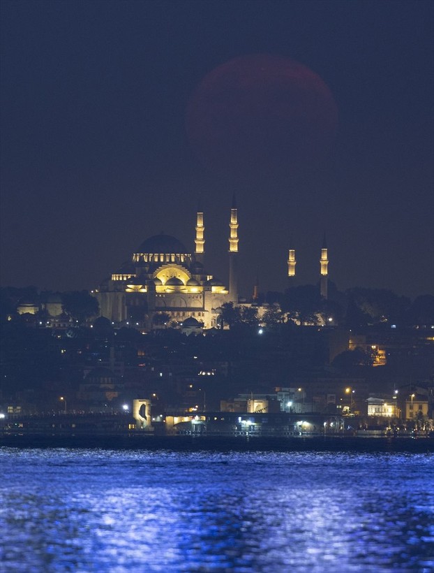 Mavi Ay olarak da bilinen Süper Ay İstanbul'da görsel şölen oluşturdu - Resim: 15